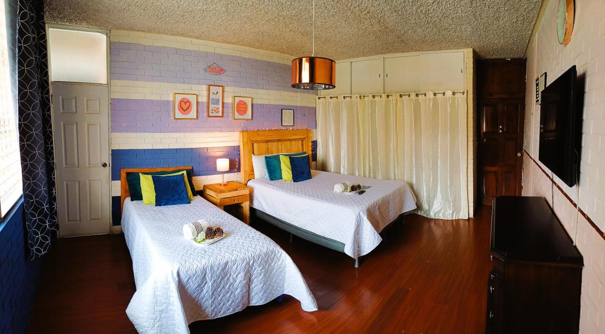 Hostal De Lucca Guatemala City Exterior photo